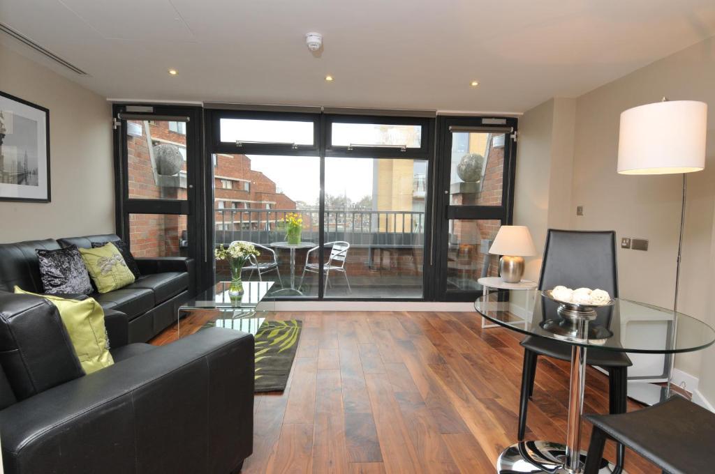 Victoria One Apartment London Room photo