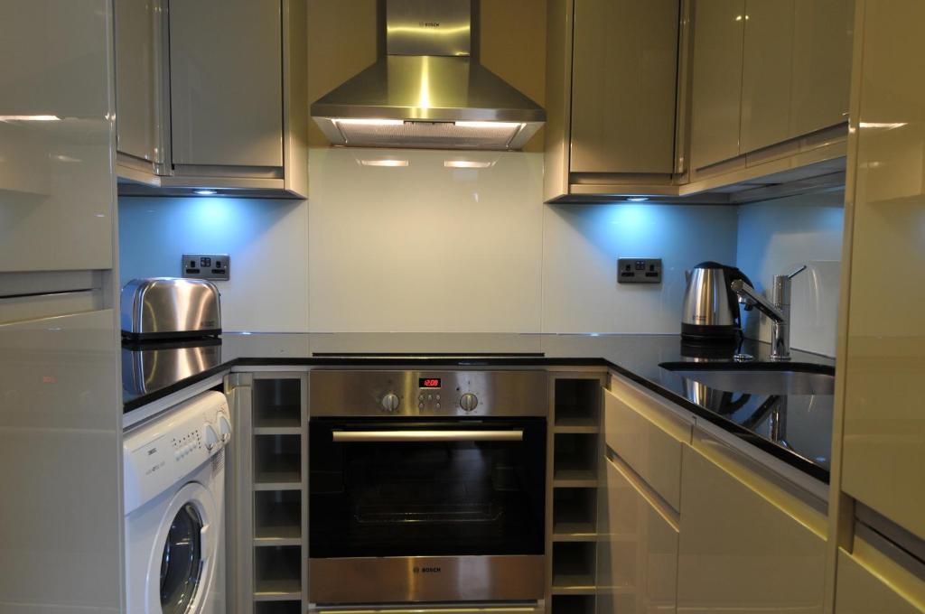 Victoria One Apartment London Room photo