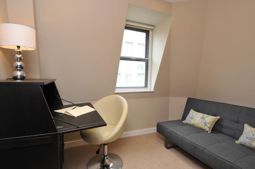 Victoria One Apartment London Room photo
