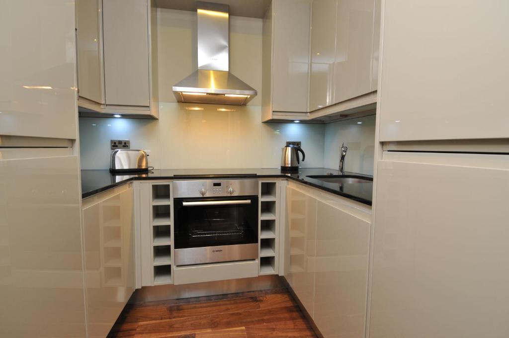 Victoria One Apartment London Room photo
